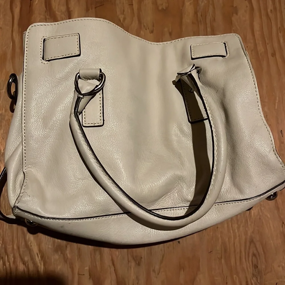 MK purse ! - Picture 2 of 5